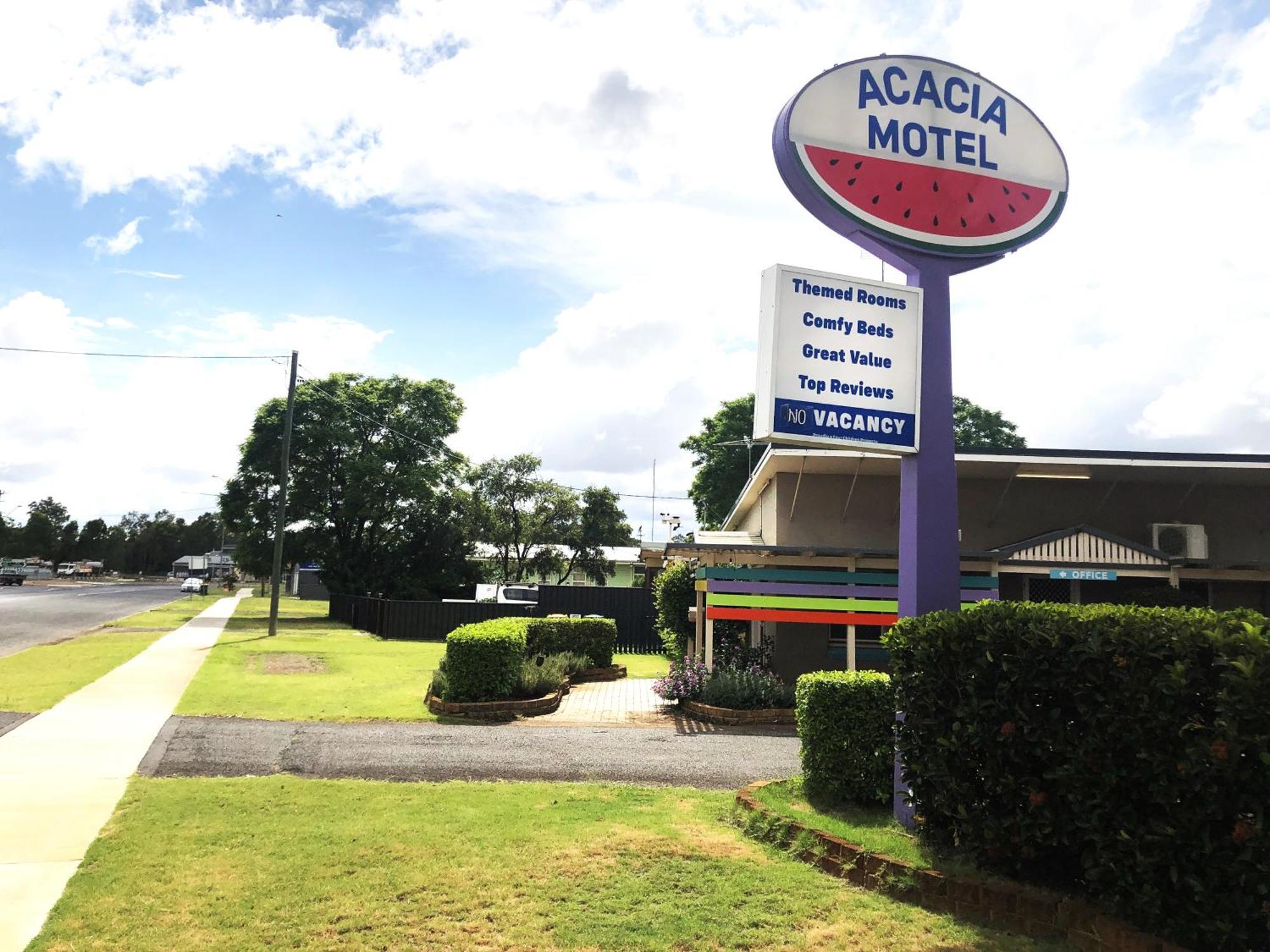 Acacia Motel Chinchilla Bagian luar foto